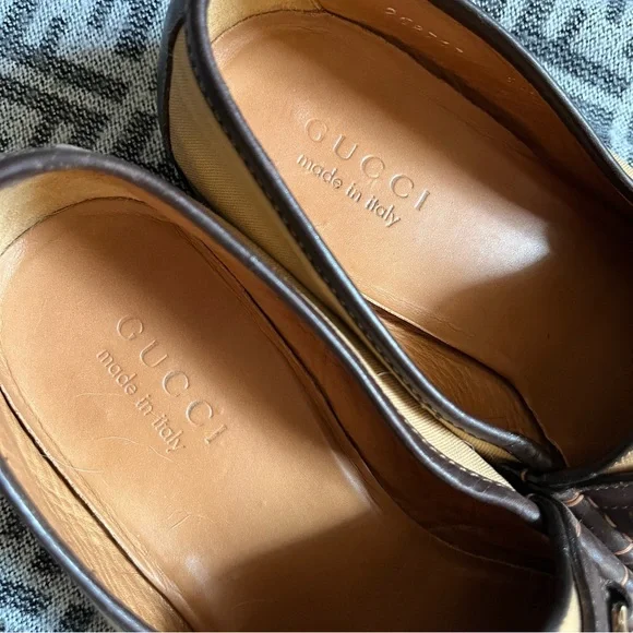 GUCCI Horsebit Accent Tan and Brown Loafers - Sz 9 - Picture 4 of 14
